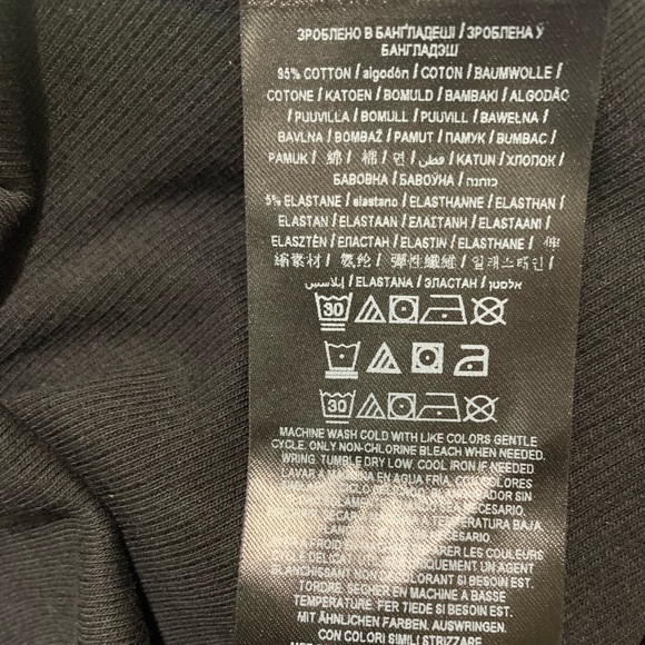 Guess black off the shoulder half zip pullover Crop top - Picture 8 of 8